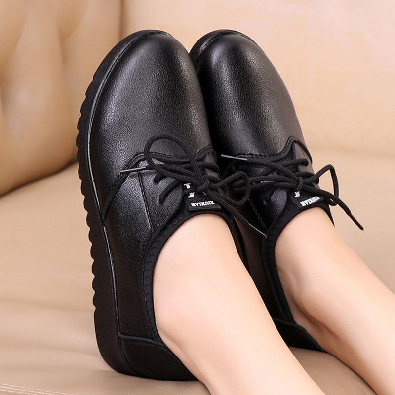 ソリッドブラックオックスフォードシューズ 女性用ワークレザー - Leather Work Flats Women のレビューと価格
